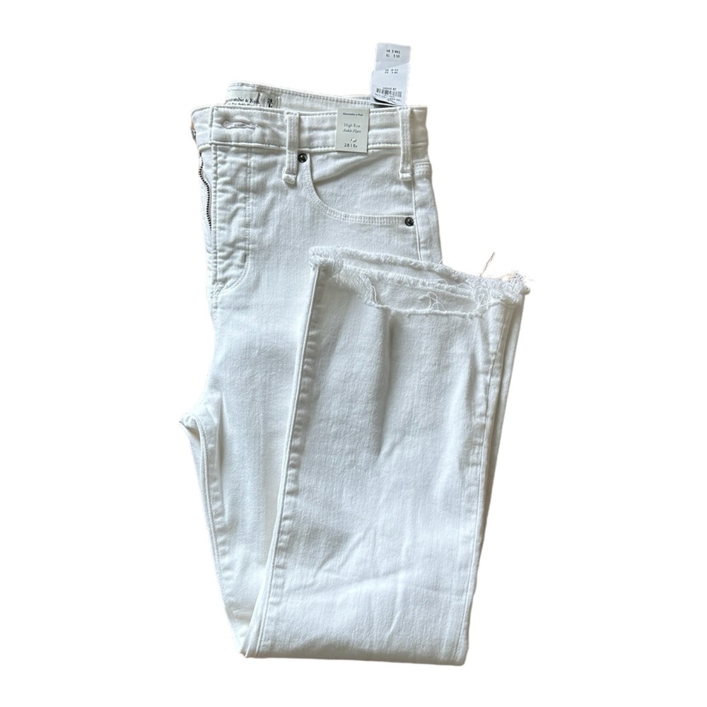 🆕Abercrombie & Fitch High Rise Ankle Flare Distressed Hem White Jeans Sz 28/6S